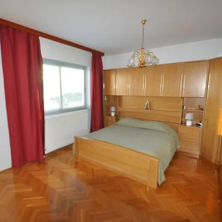 Lux Apartman Leo